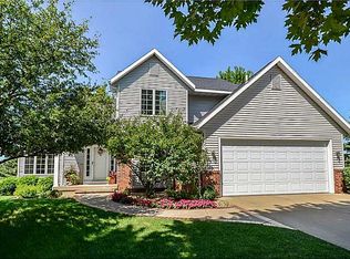 2670 Victoria St, Marion, IA 52302