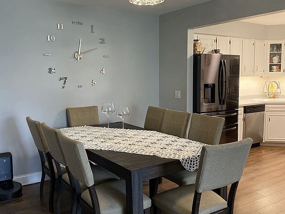 4th image of 1830 W Surrey Park Ln Unit 2B