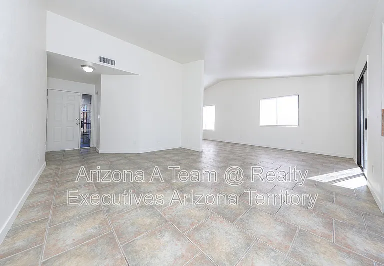 10140 E Karen Pl — Photo 13