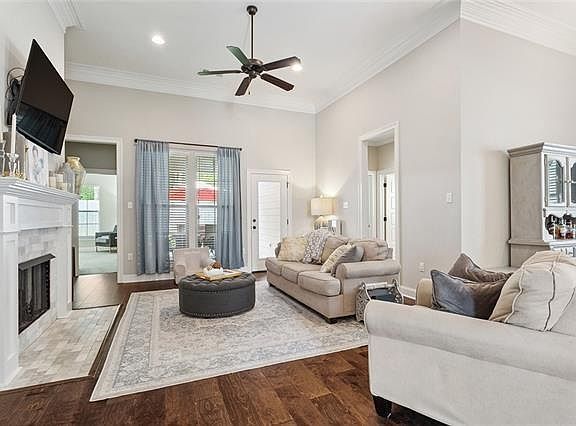 2nd image of 3057 Lost Lake Ln