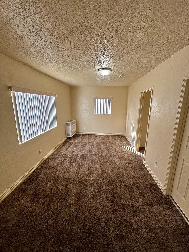2 bed, 800 sqft, $2,900 — Photo 3