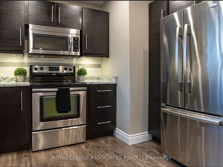 203 Cromwell Ave #MAIN — Photo 13