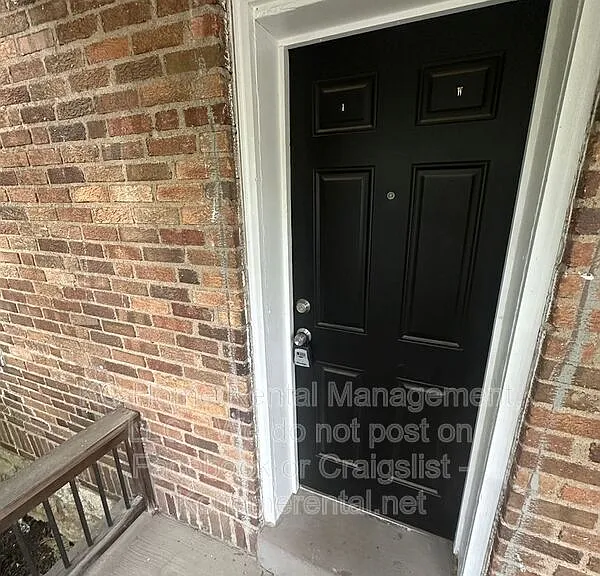 1110 W 41st Ter #1W — Photo 5