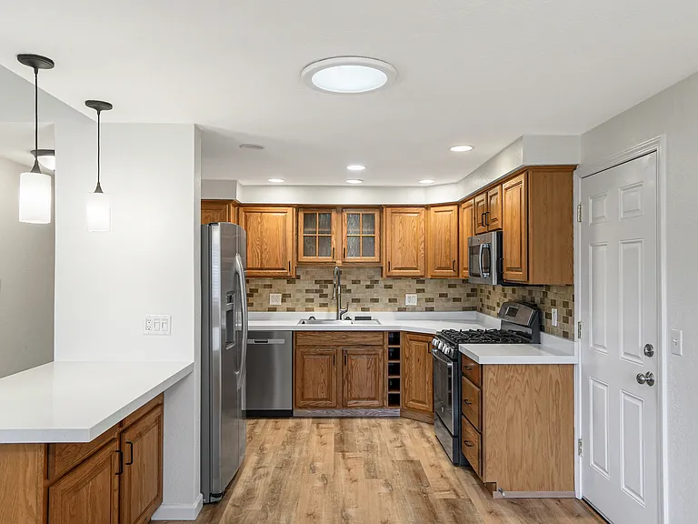 2560 Nautilus Ave NW — Photo 10