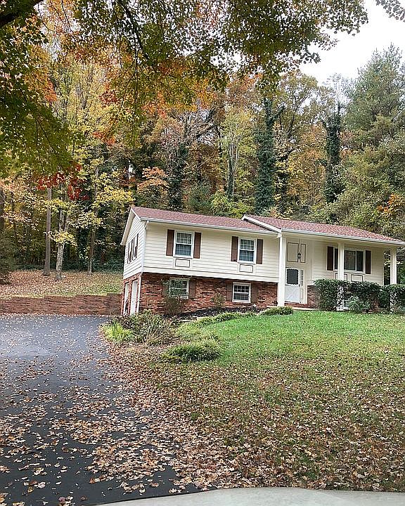 1st image of 844 Greenwood Dr