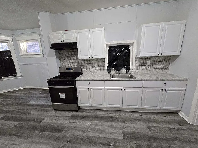 23 Ellsworth Ave — Photo 3