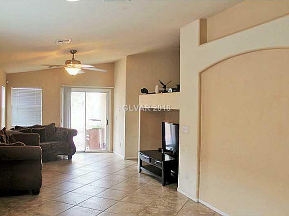 3rd image of 328 Orchid Oasis Ave