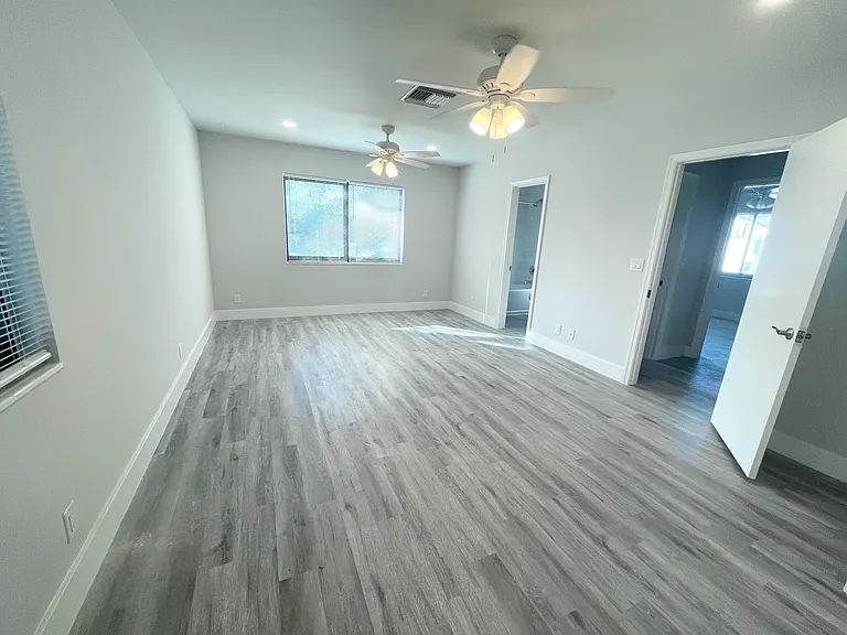 927 N L St — Photo 11