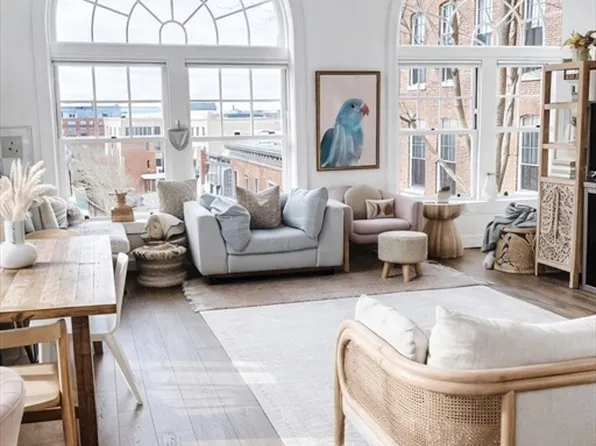 217-221 Essex St #306, Salem, MA 01970