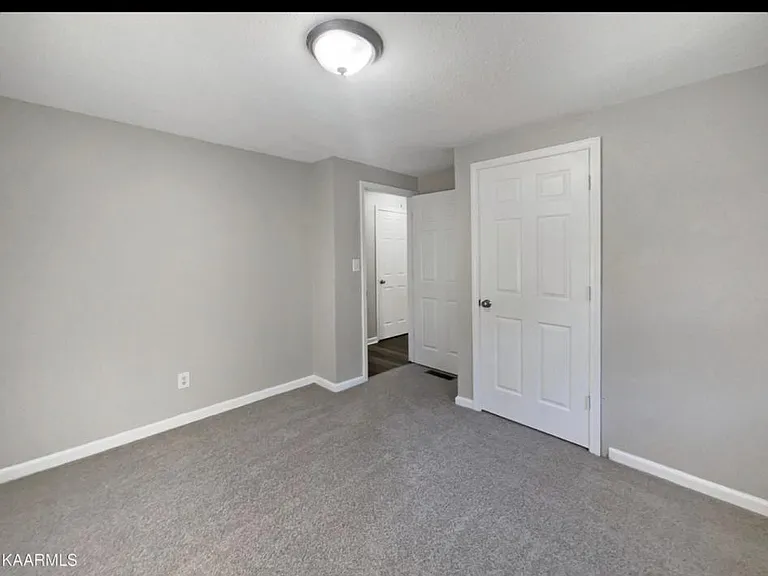 4309 Twin Pines Dr — Photo 12