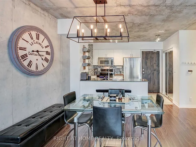 22 Wellesley St E #502 — Photo 10