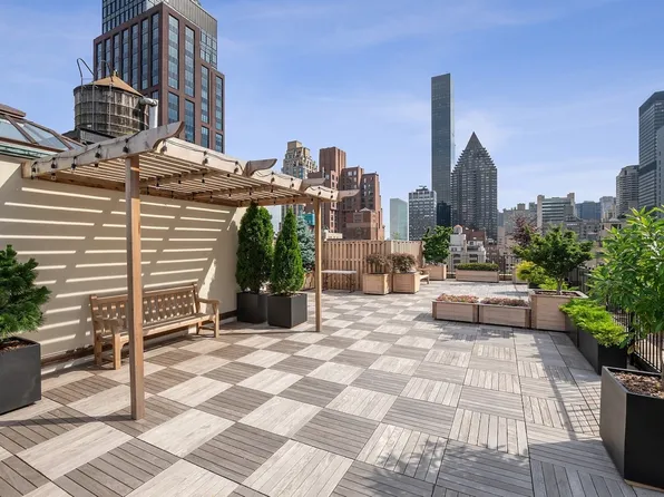 333 East 53rd Street image 7 of 8