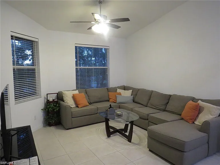 1305 Mariposa Cir #202 — Photo 9