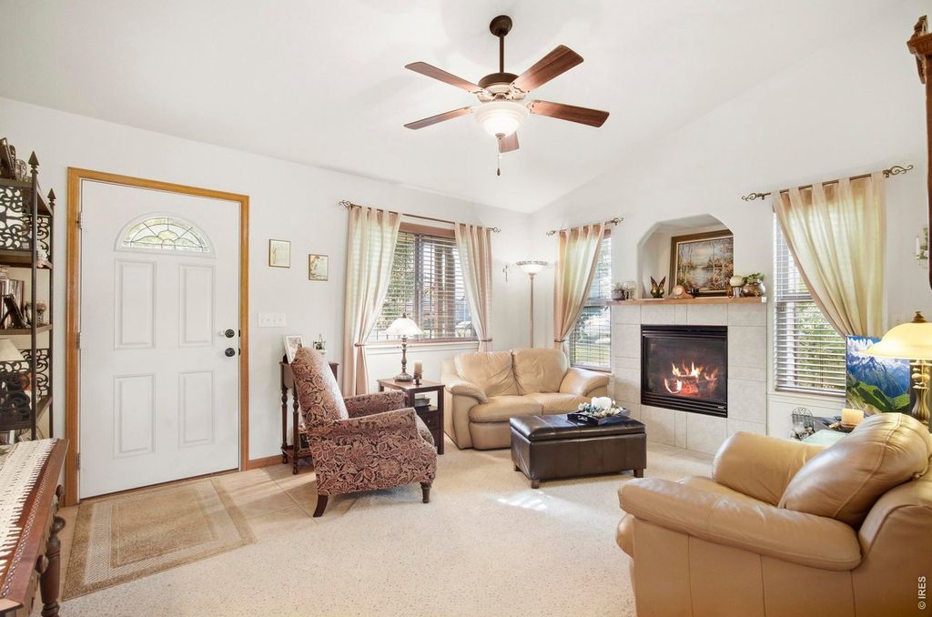 4527 Cole Dr