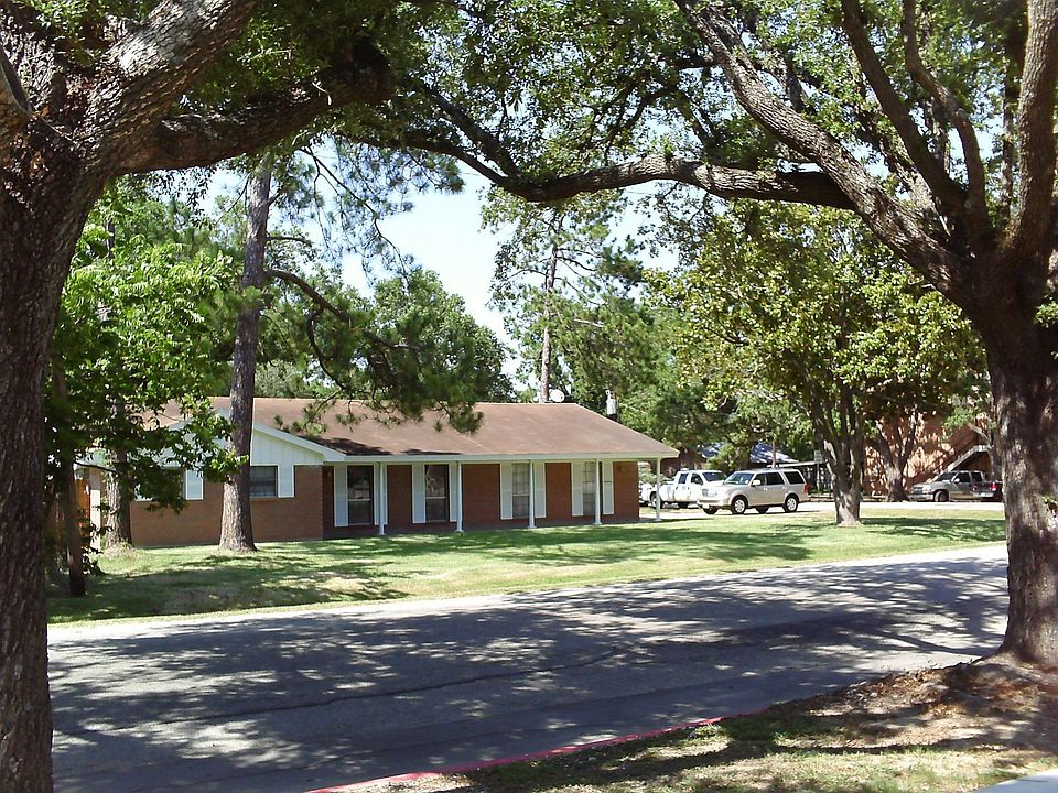 1102 W. Cleveland, Alvin, TX