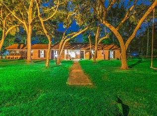 387 Linnwood Dr N, New Caney, TX 77357
