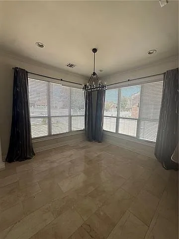5 bed, 3.5 bath, 3550 sqft, $3,800 — Photo 3