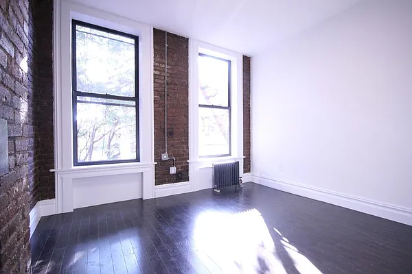 Rented by Dynamik Realty | media 13