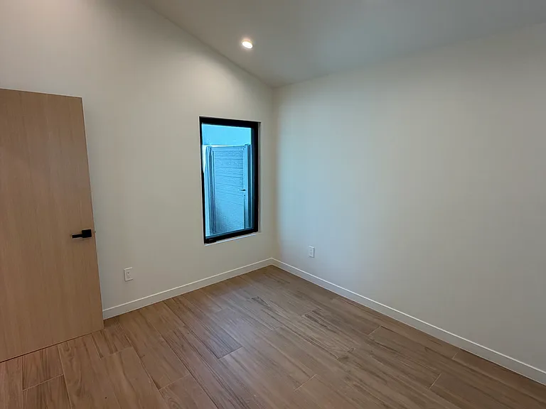 19702 Topham St — Photo 12