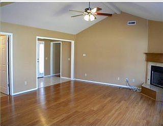 4th image of 50 W Northaven St