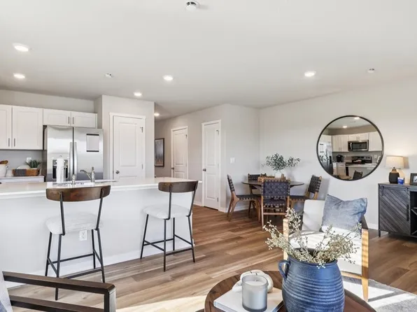 15368 Coyote Dr, Urbandale, IA 50111