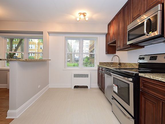 4th image of 6244 N Francisco Ave #G
