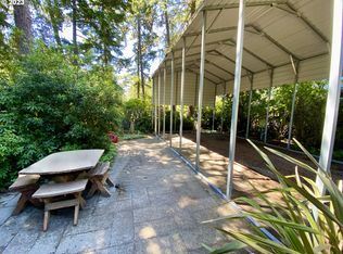 3 Village St, Florence, OR 97439