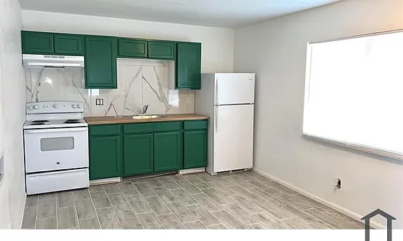 3 bed, 750 sqft, $1,950 — Photo 1