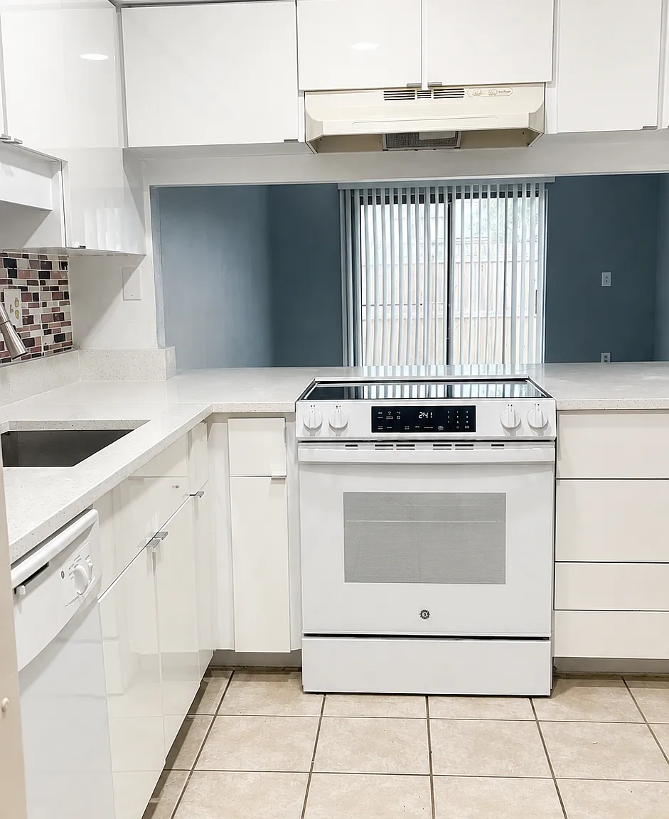2 bed, 998 sqft, $1,750 — Photo 3