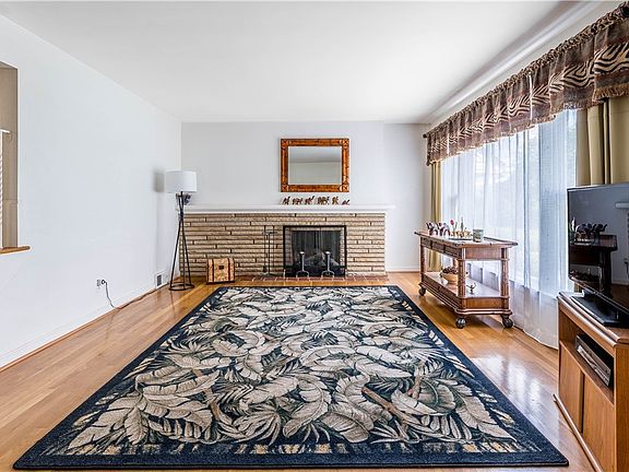 3rd image of 6903 E Sprague Rd