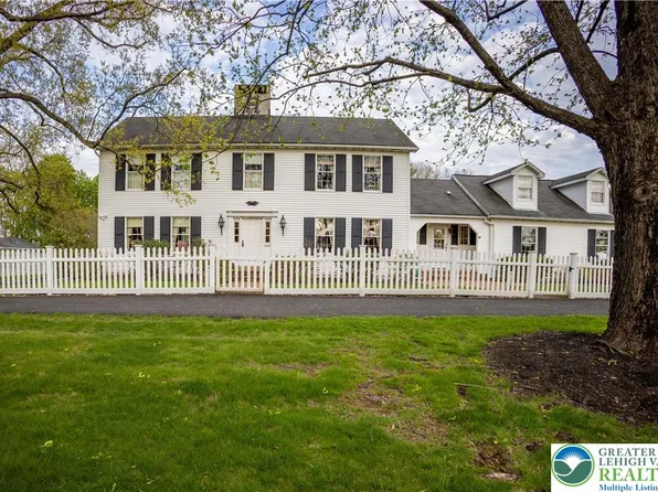 575 S 4th St, Bangor, PA 18013