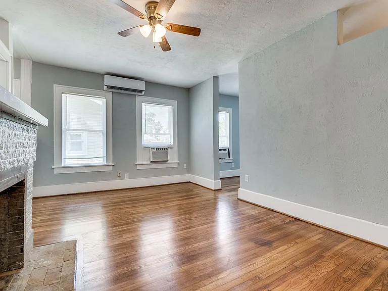 5211 Worth St #6 — Photo 10