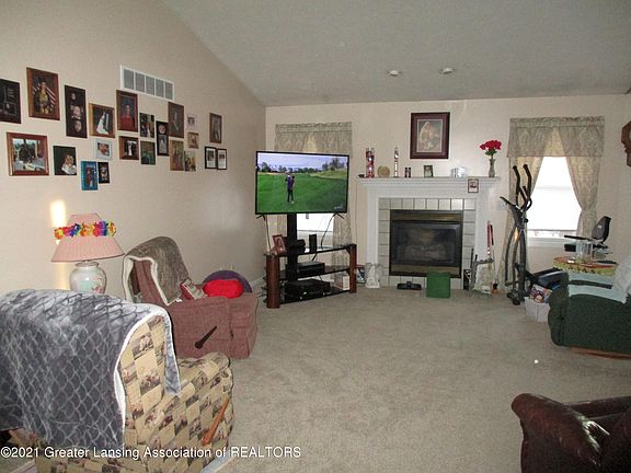 3rd image of 3216 E Crandell Dr