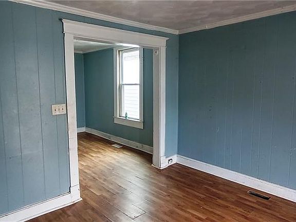 2nd image of 838 29th St