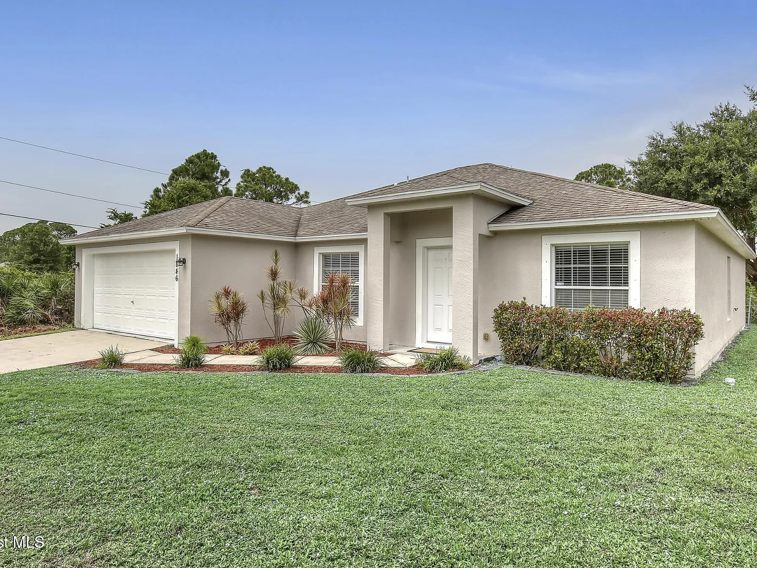 3 bed, 2.0 bath, 2080 sqft, $1,900 — Photo 2