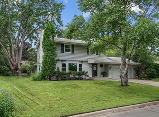 2435 Lamplighter Ln, Golden Valley, MN 55422