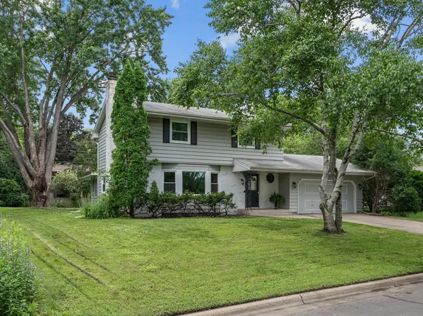 2435 Lamplighter Ln, Golden Valley, MN 55422