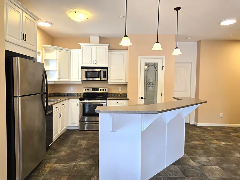 550 Lorne St #104 — Photo 7