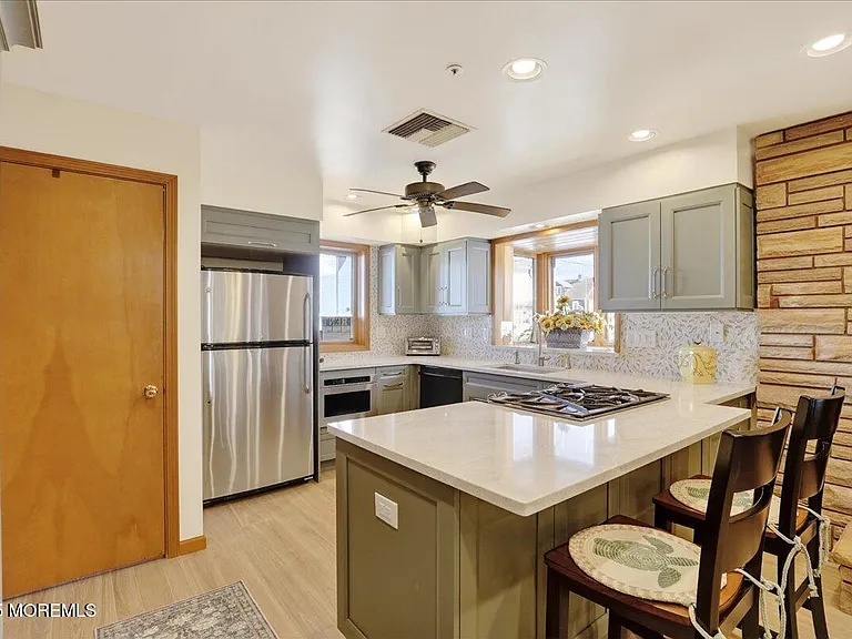 8 Ortley Ave — Photo 10