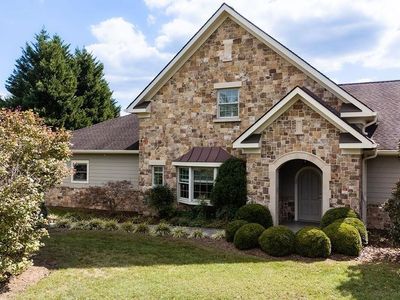 215 Rosewood Dr, Nellysford, VA, 22958