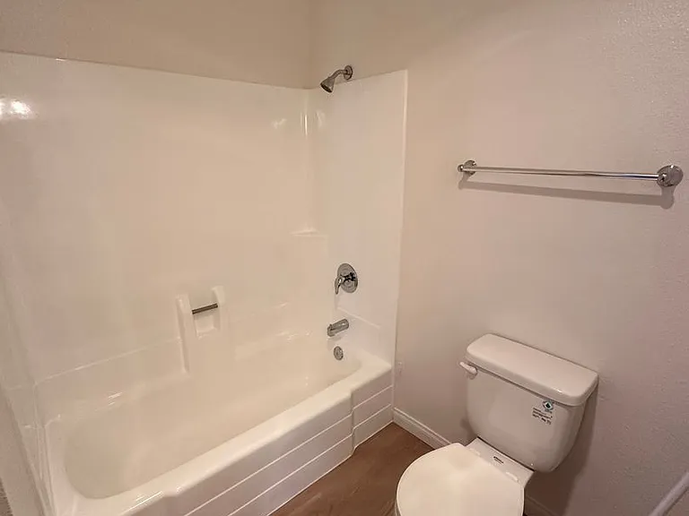 Aztec Apartments — Photo 7