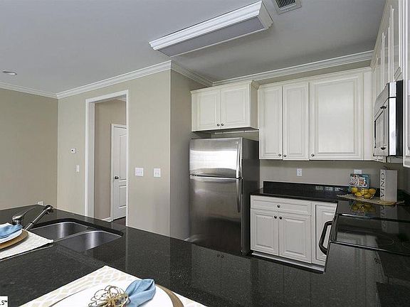 5th image of 46 Bay Springs Dr