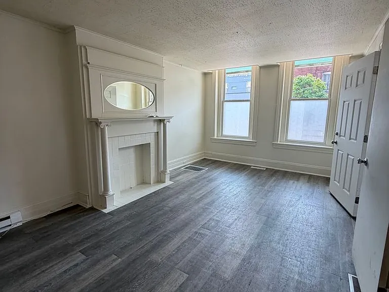 717 W Market St — Photo 10