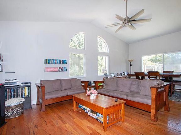 3rd image of 1417 Grey Oaks Ct
