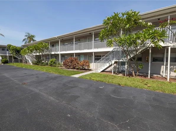5900 5th Ave N APT D4, Saint Petersburg, FL 33710