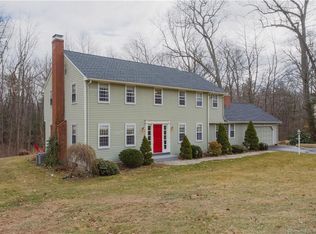 12 Powder Horn Dr, Simsbury, CT 06070
