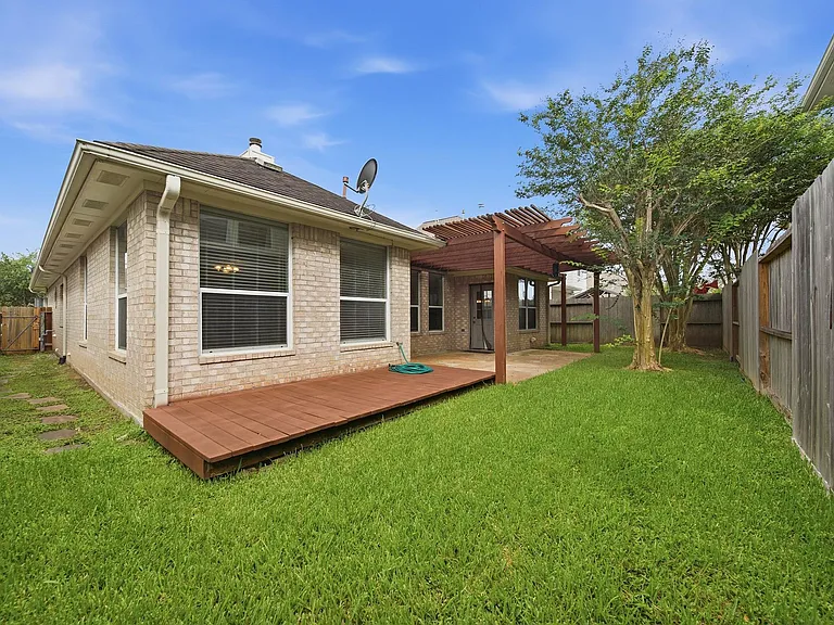 1631 Crescent Shores Ln — Photo 10