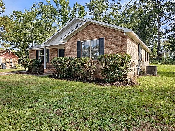 2nd image of 3919 Wexford Ct