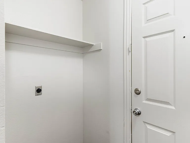 2907 La Salle St — Photo 17