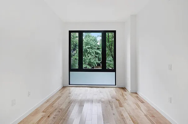 Rented by REZI | media 36